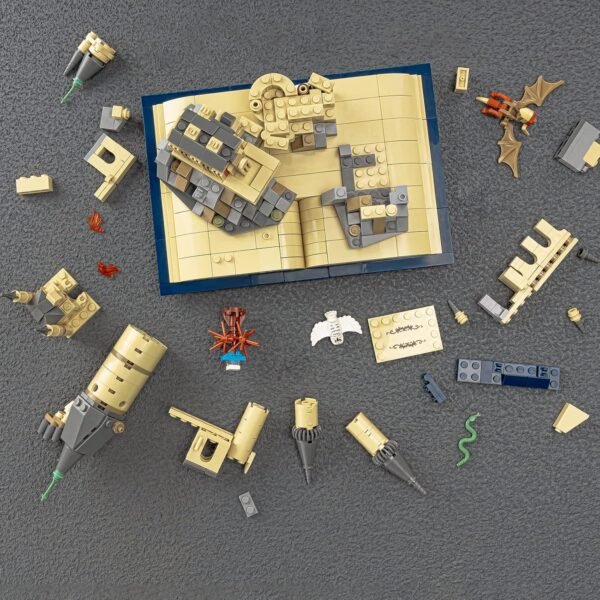 Building Blocks Magic Castle Book Building Set, Creative Castle Architecture Building Blocks Toy, Wizarding World Collectible Display Model for Adults, Gift for Boys Girls Kids Aged 8-14 - 749 Pieces